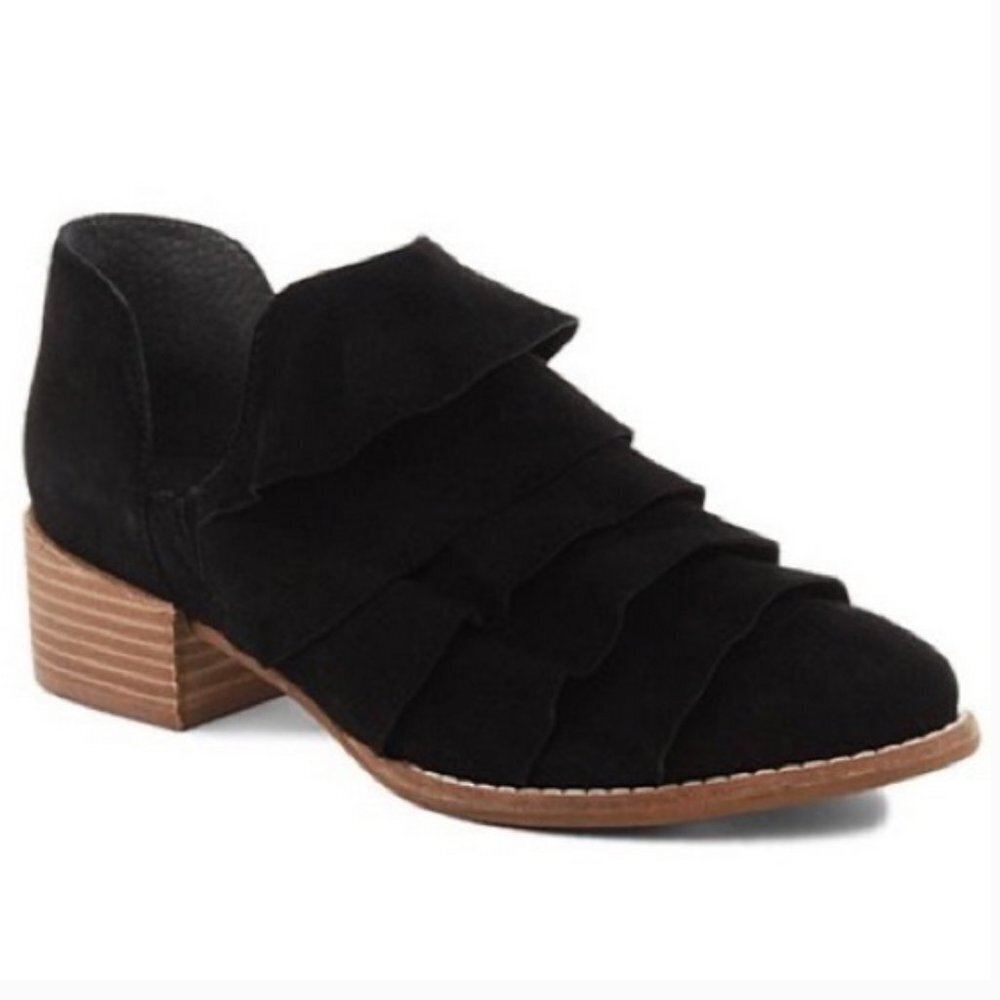 Seychelles Open Mind Bootie Black Suede Ruffle NWOT 7.5